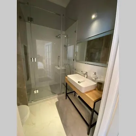 Hidden Gem With Its Own Private Entry At Lypky Апартаменты
